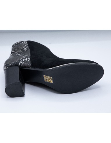 Bottines daim à talons forme pointue...