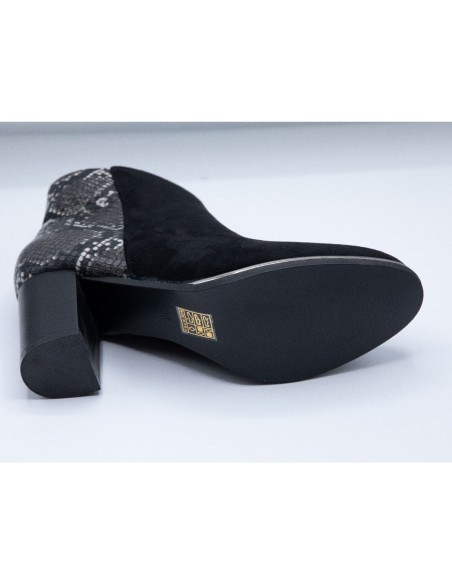 Bottines daim à talons forme pointue empiècement écaille serpent