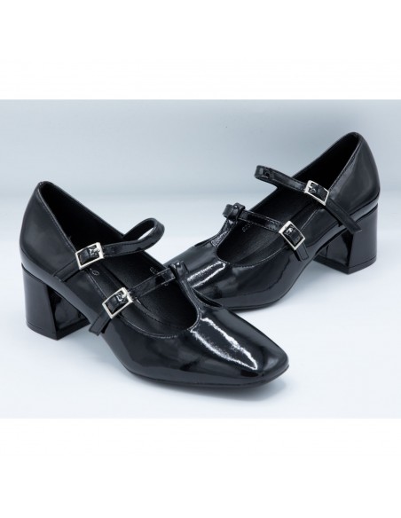 Chaussures Babies Vernies à Talon - Elégance Rétro et Confort