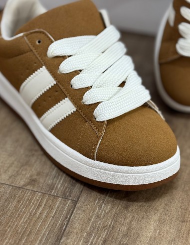 Baskets femme en daim mode streetwear...