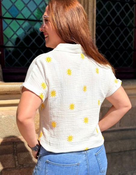 Chemisette femme en gaze de coton motifs soleil brodés du S au XL