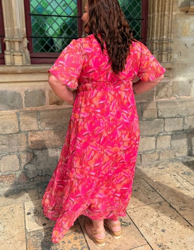 Robe longue fluide rose à motifs...