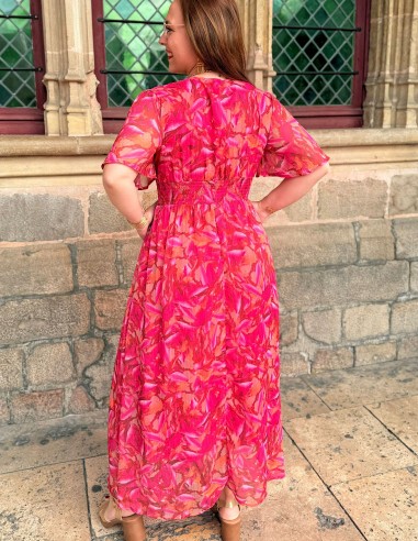 Robe longue fluide rose à motifs...