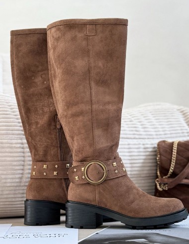 Bottes femme pour mollet large...