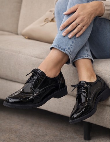 Derbies femme noires vernies -...