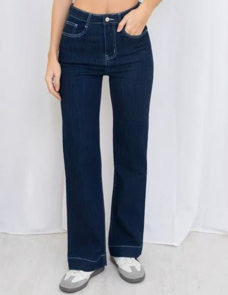 Jean brut evasé femme coupe gainante taille haute stretch en denim confort