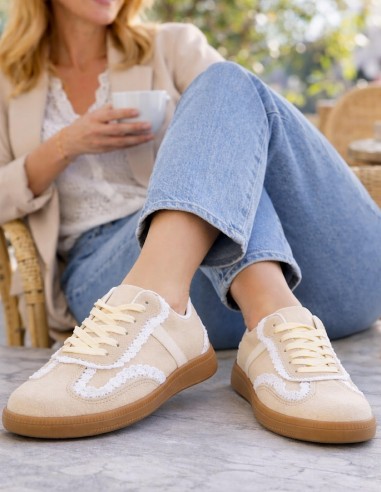 Baskets femme beige en suédine avec...