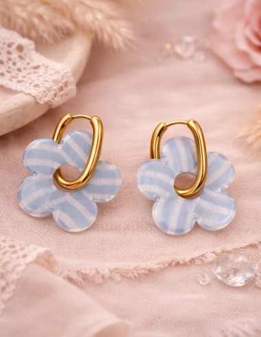 Boucles d'oreilles fleurs en résine et acier inoxydable bleu ciel