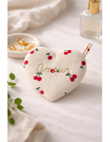 Pochette cœur en velours côtelé blanc cassée motif cerise, broderie doré, idée cadeau femme