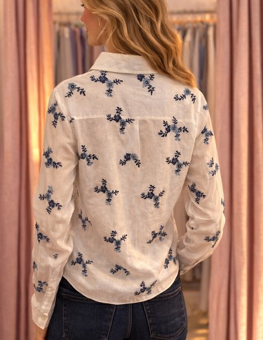chemise cintrée fleurie brodée intemporelle vue de dos