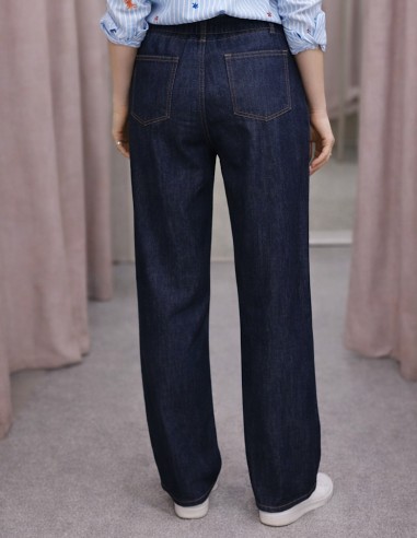 Vue de dos jean large chic et tendance nouveauté super confortable