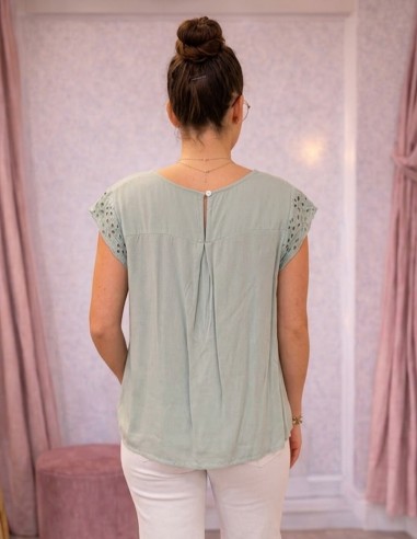 Dos blouse femme vert sauge en coton brodé avec broderie anglaise
