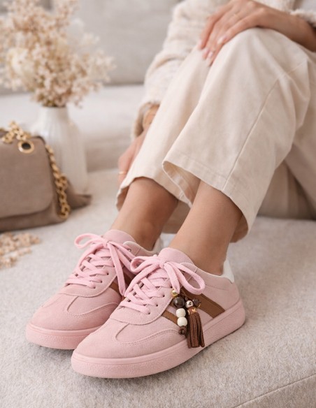 baskets femme tendance en situation portée style casual chic