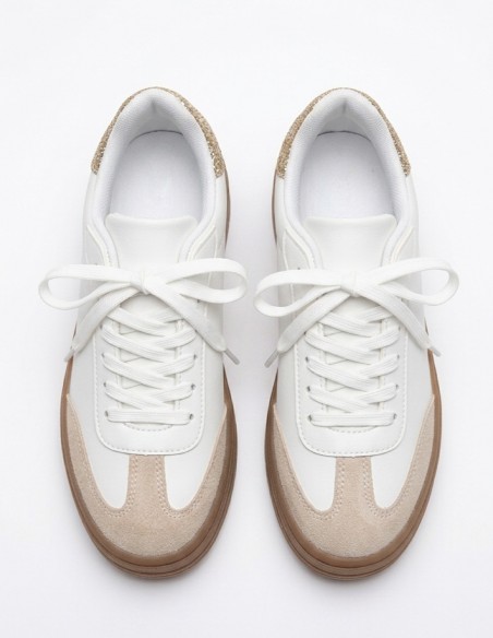 Baskets Blanches Femme Tendance – Semelle Gomme & Détail Doré Chic