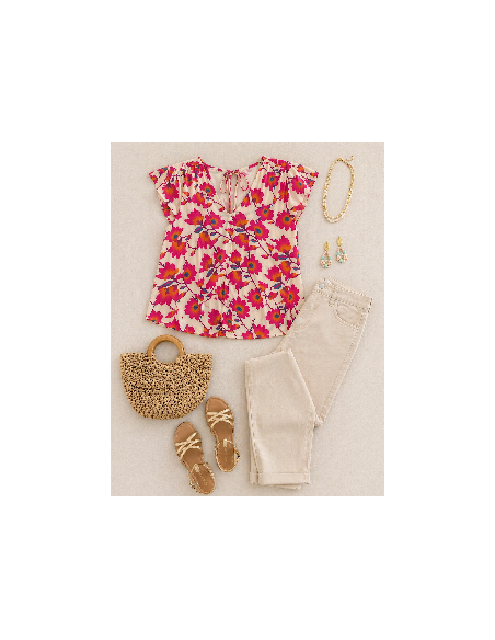 look femme tendance été frais top volanté flashy et pantalon léger beige