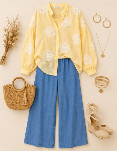 blouse brodée femme col v tendance et confortable jaune pastel
