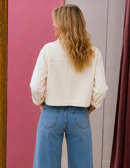 veste blanche zippée pour femme mi saison look élégant intemporel