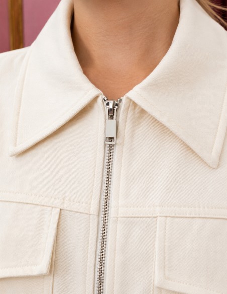zoom matière veste femme zippé mi saison tissu blanc
