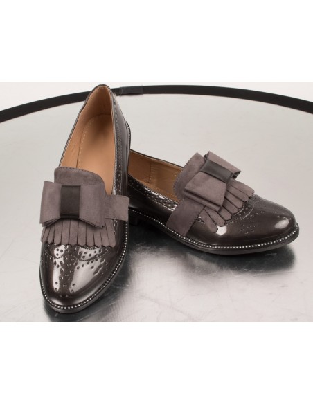 Mocassins femme vernis style derbies avec noeud suédine